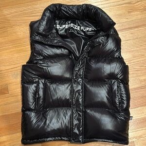 ARITZIA THE SUPERSIZE VEST -  WORN JUST A FEW TIMES - LIKE NEW - SIZE MEDIUM